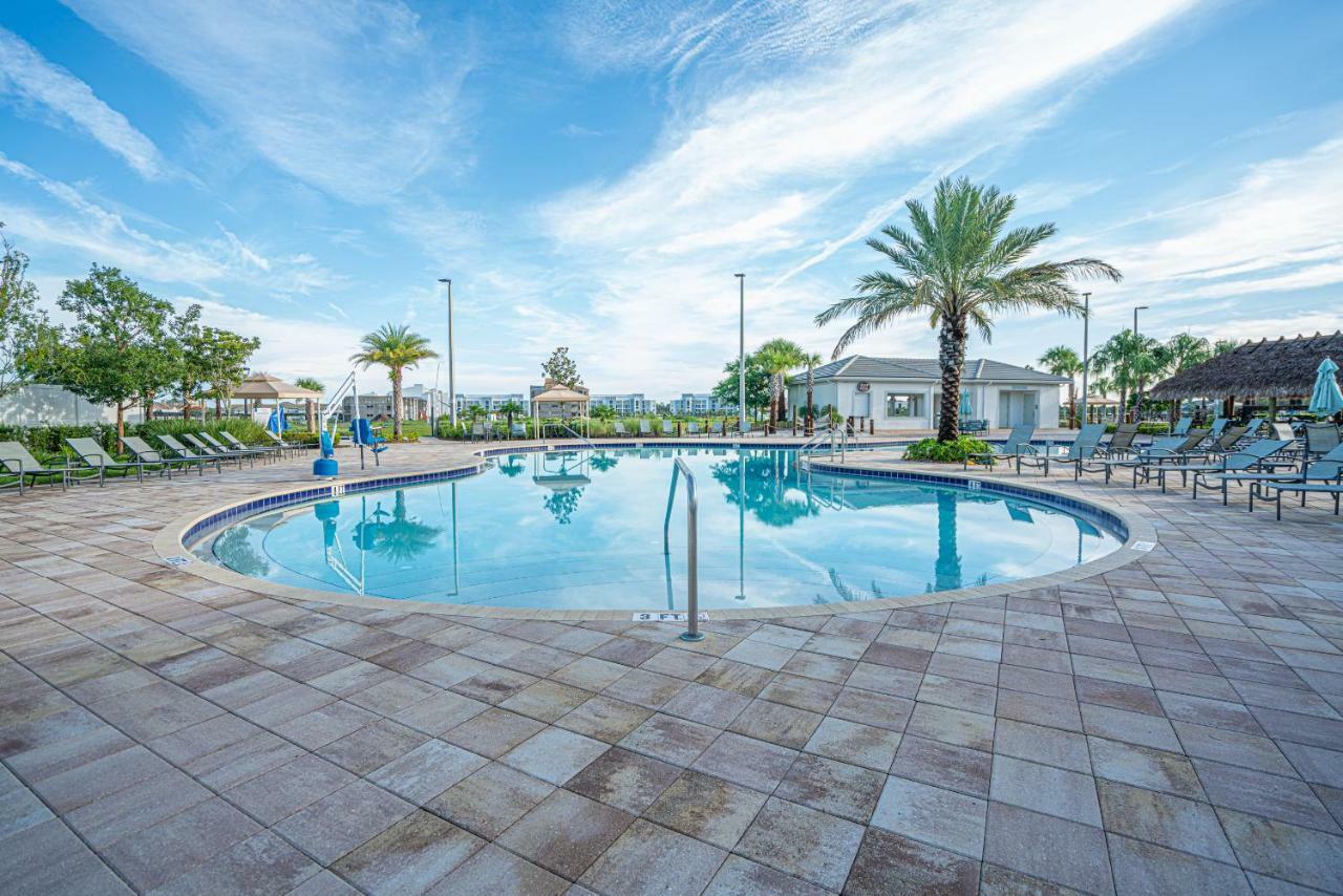 Only 5 Miles From Disney! Free Water Park! 2 Bed, 2 Bath Condo, Sleeps 8 Kissimmee Buitenkant foto