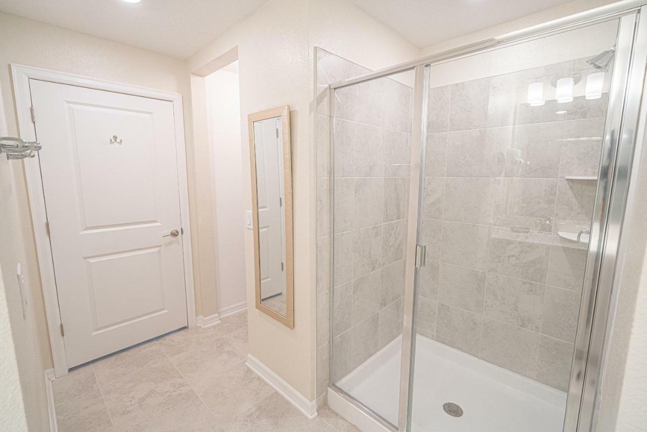 Only 5 Miles From Disney! Free Water Park! 2 Bed, 2 Bath Condo, Sleeps 8 Kissimmee Buitenkant foto