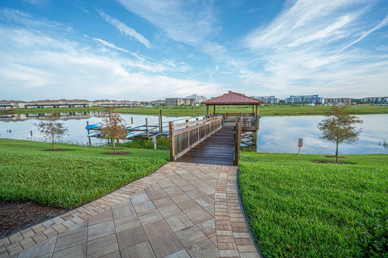Only 5 Miles From Disney! Free Water Park! 2 Bed, 2 Bath Condo, Sleeps 8 Kissimmee Buitenkant foto